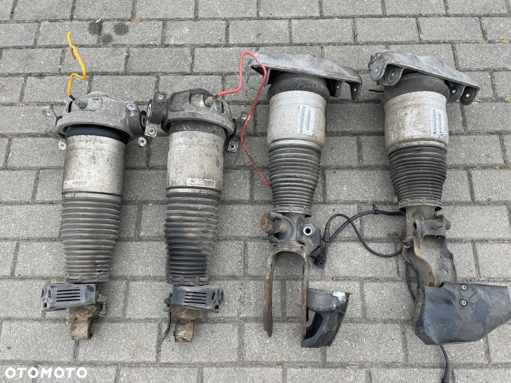PORSCHE CAYENNE 02-10 7L5 9PA amortyzator pneumatyczny lewy prawy przód tył GTS