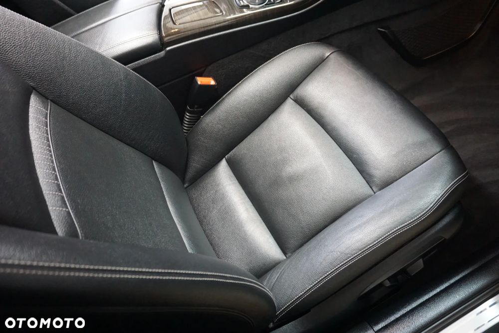 BMW Seria 5 525d Luxury Line - 26