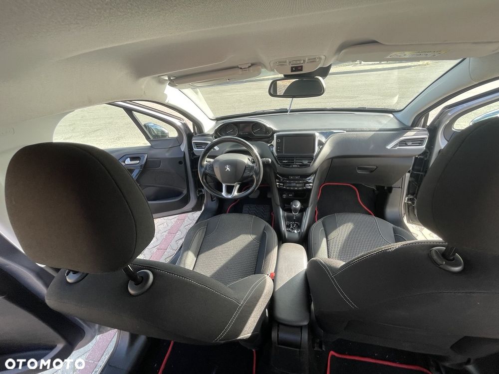 Peugeot 208 1.2 PureTech GPF Allure S&S EAT6 - 10