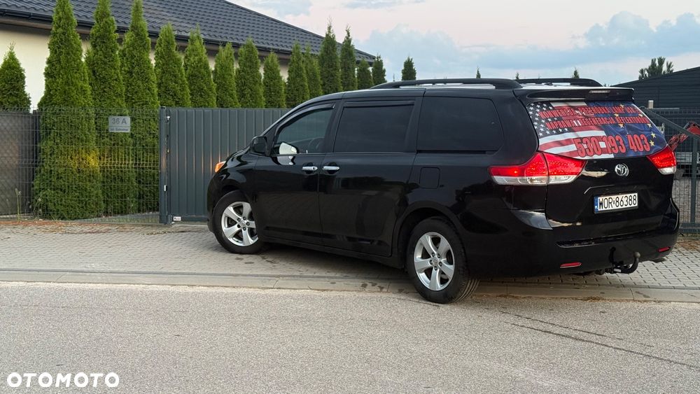 Toyota Sienna 3.5 V6 - 11