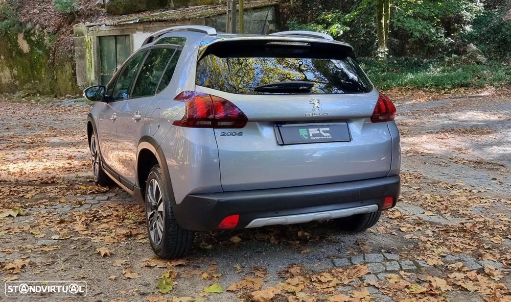 Peugeot 2008 1.2 PureTech Allure - 9