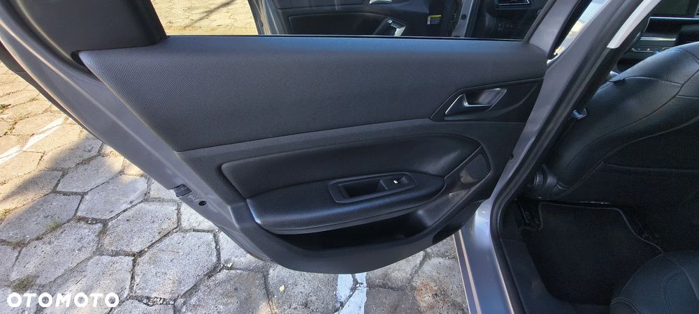 Peugeot 308 BlueHDi 150 EAT6 Stop & Start Allure - 10