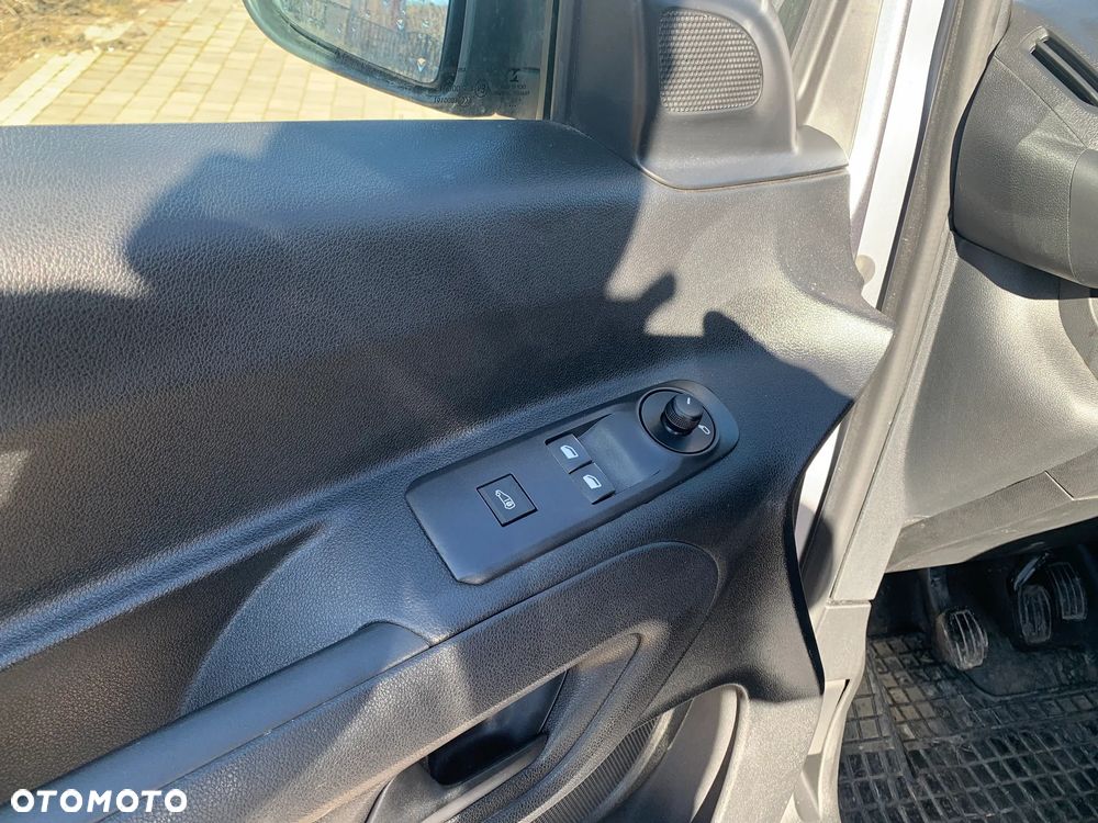 Peugeot Partner - 8