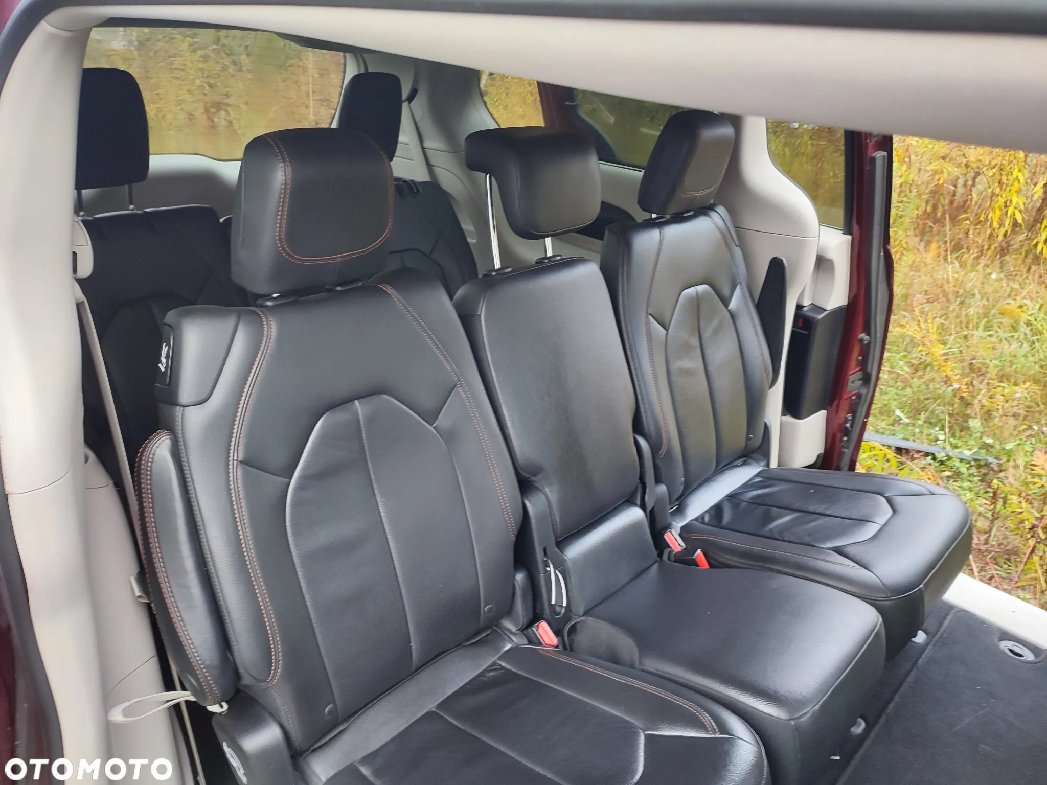 Chrysler Pacifica - 24