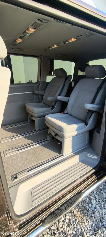 Volkswagen Multivan - 16
