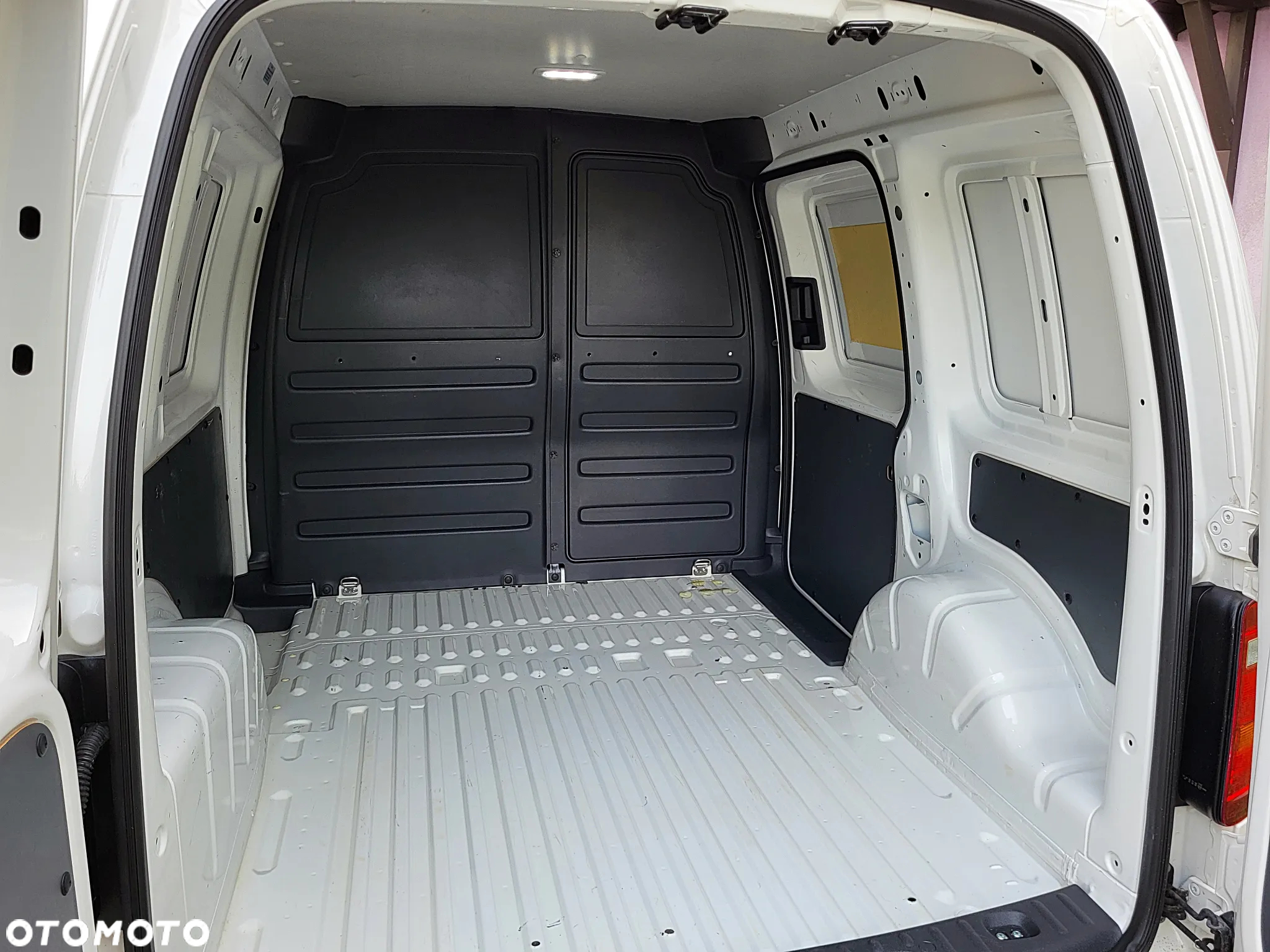 Volkswagen CADDY - 7