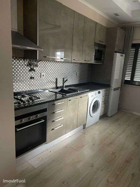 T3 Pontinha - Apartamento Aconchegante na Avenida 25 de Abril - Grande imagem: 2/3