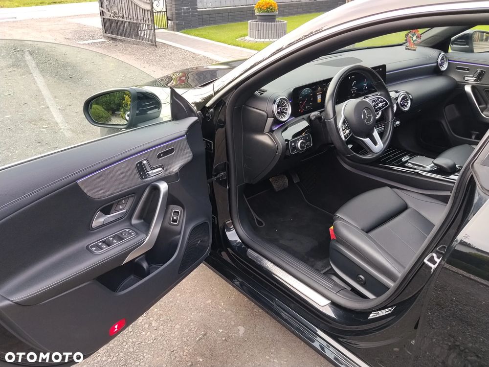 Mercedes-Benz CLA 200 d Progressive - 20