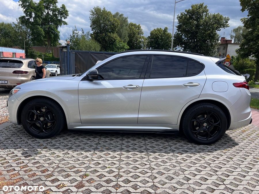 Alfa Romeo Stelvio 2.0 Turbo 16V AT8-Q4 Veloce - 8