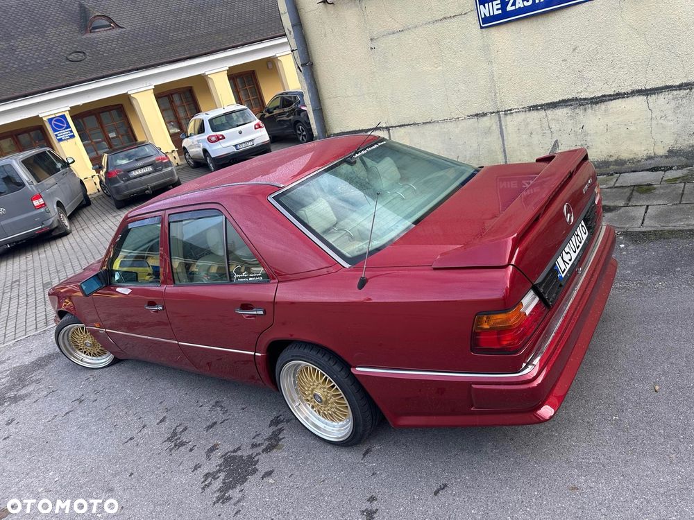 Mercedes-Benz Klasa E 300T E-24 - 4