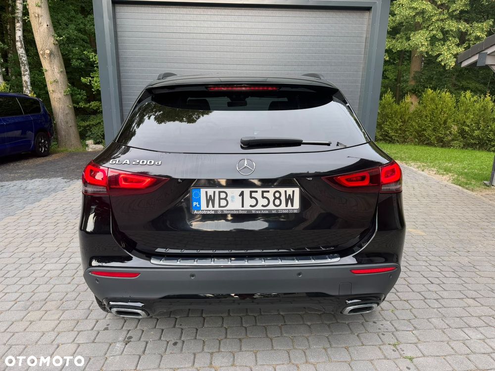 Mercedes-Benz GLA 200 d - 18