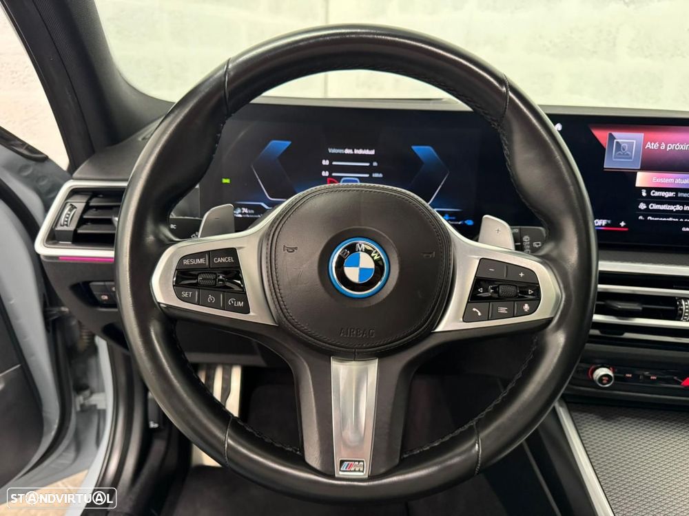 BMW 330 e Touring Pack M Auto - 19