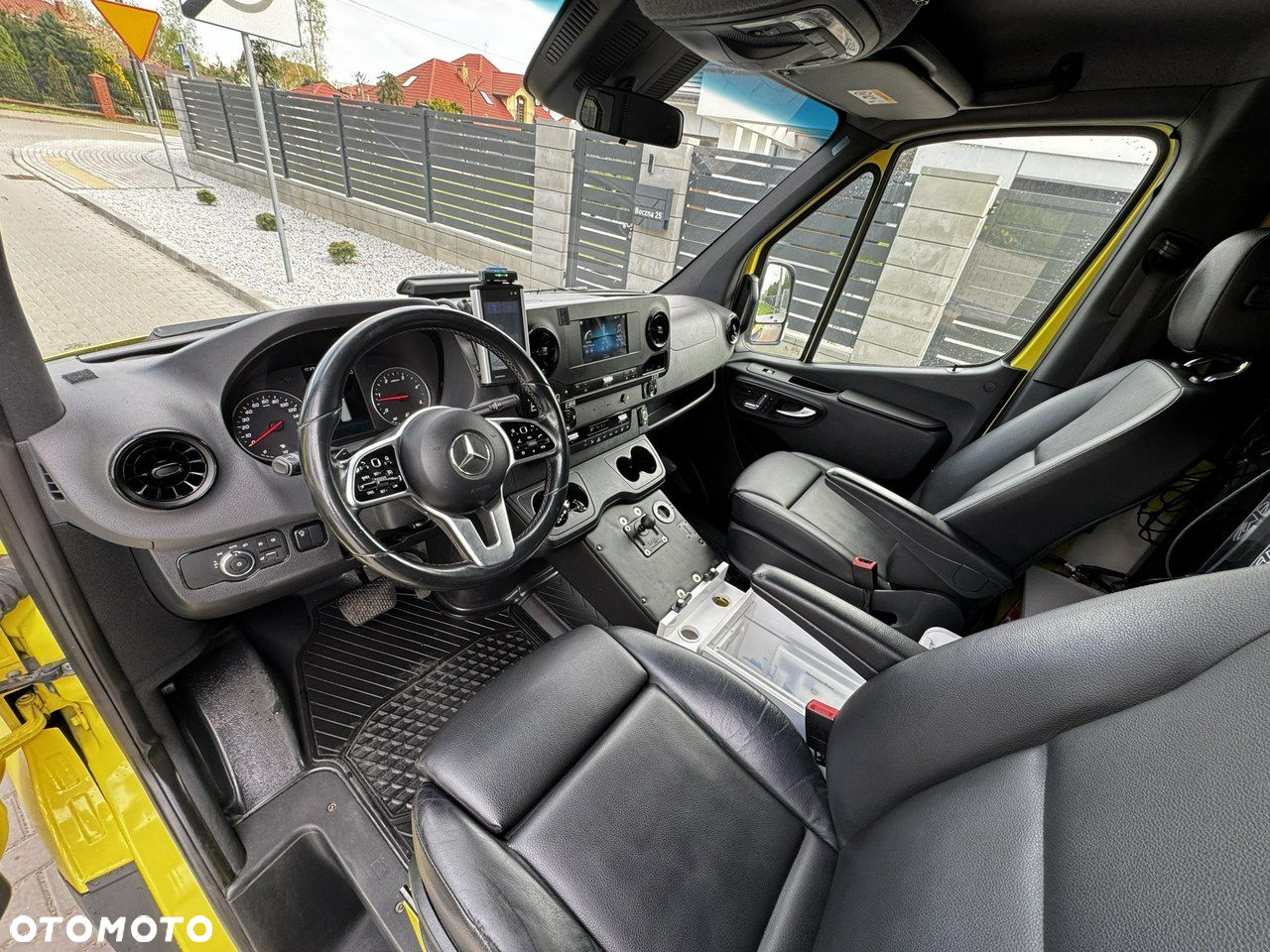 Mercedes-Benz Sprinter - 10