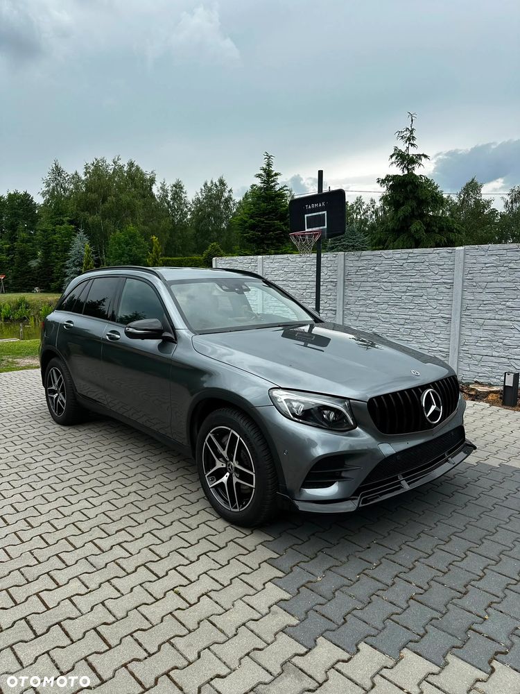 Mercedes-Benz GLC 250 4Matic 9G-TRONIC AMG Line - 2
