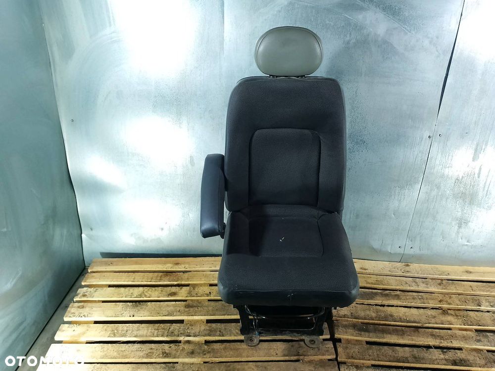 FOTEL LEWY KIEROWCY MERCEDES-BENZ VITO 639 - 1