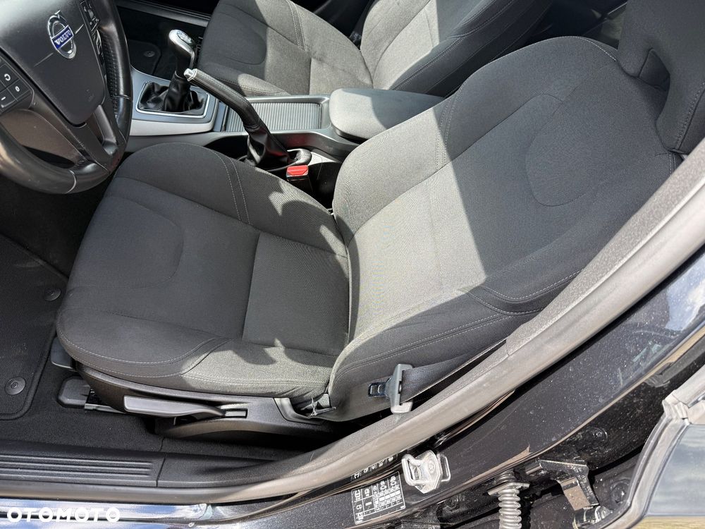 Volvo V40 D2 - 11