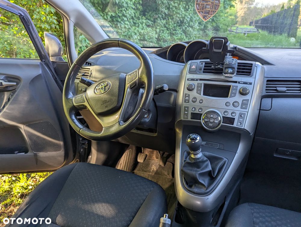 Toyota Verso 1.8 Sol 7os - 9