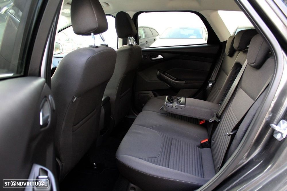 Ford Focus 1.0 EcoBoost MHEV ST-Line - 14
