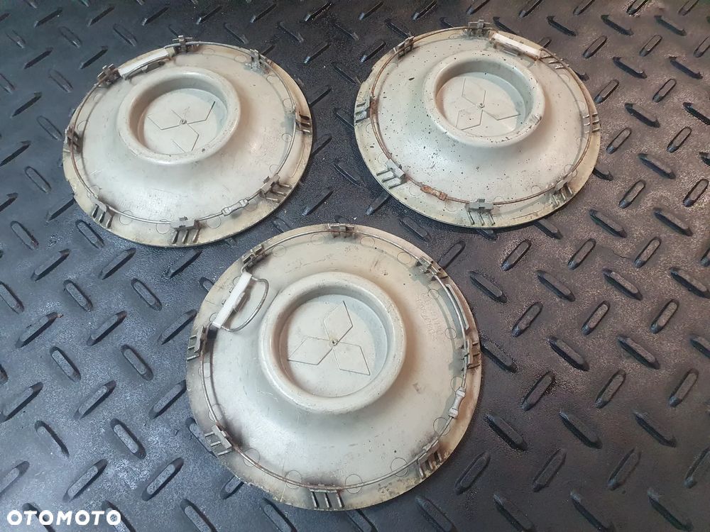 Dekielek Mitsubishi 155 mm Mitsubishi MB891190 POSIADAM 3 SZT - 6
