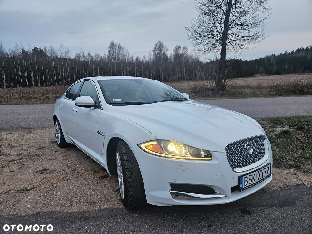 Jaguar XF 2.0 T Premium Luxury - 22