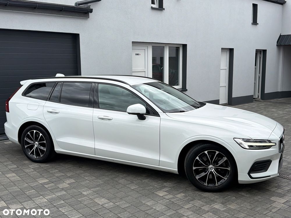 Volvo V60 B3 B DKG Momentum - 13