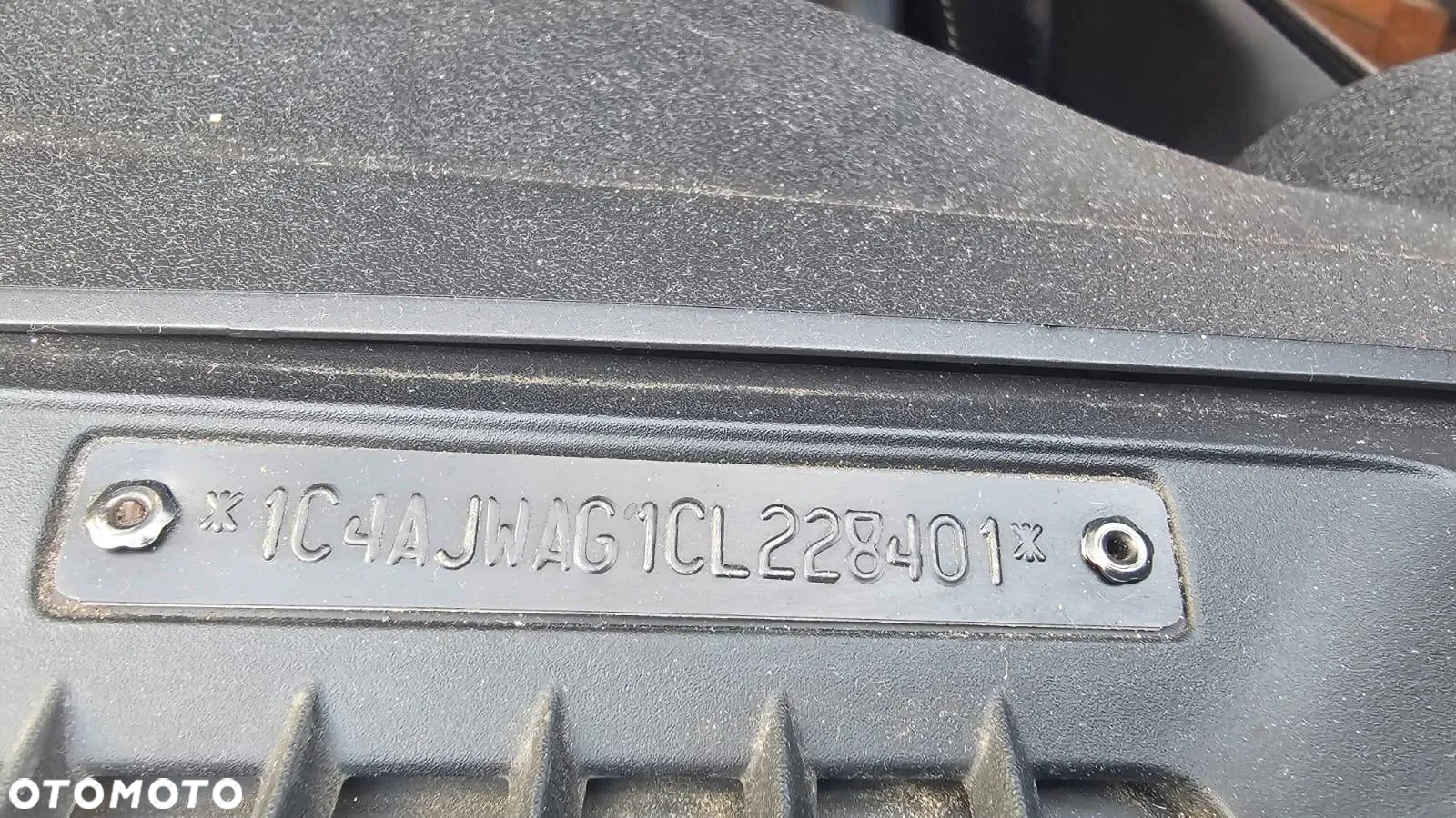 Jeep Wrangler - 8