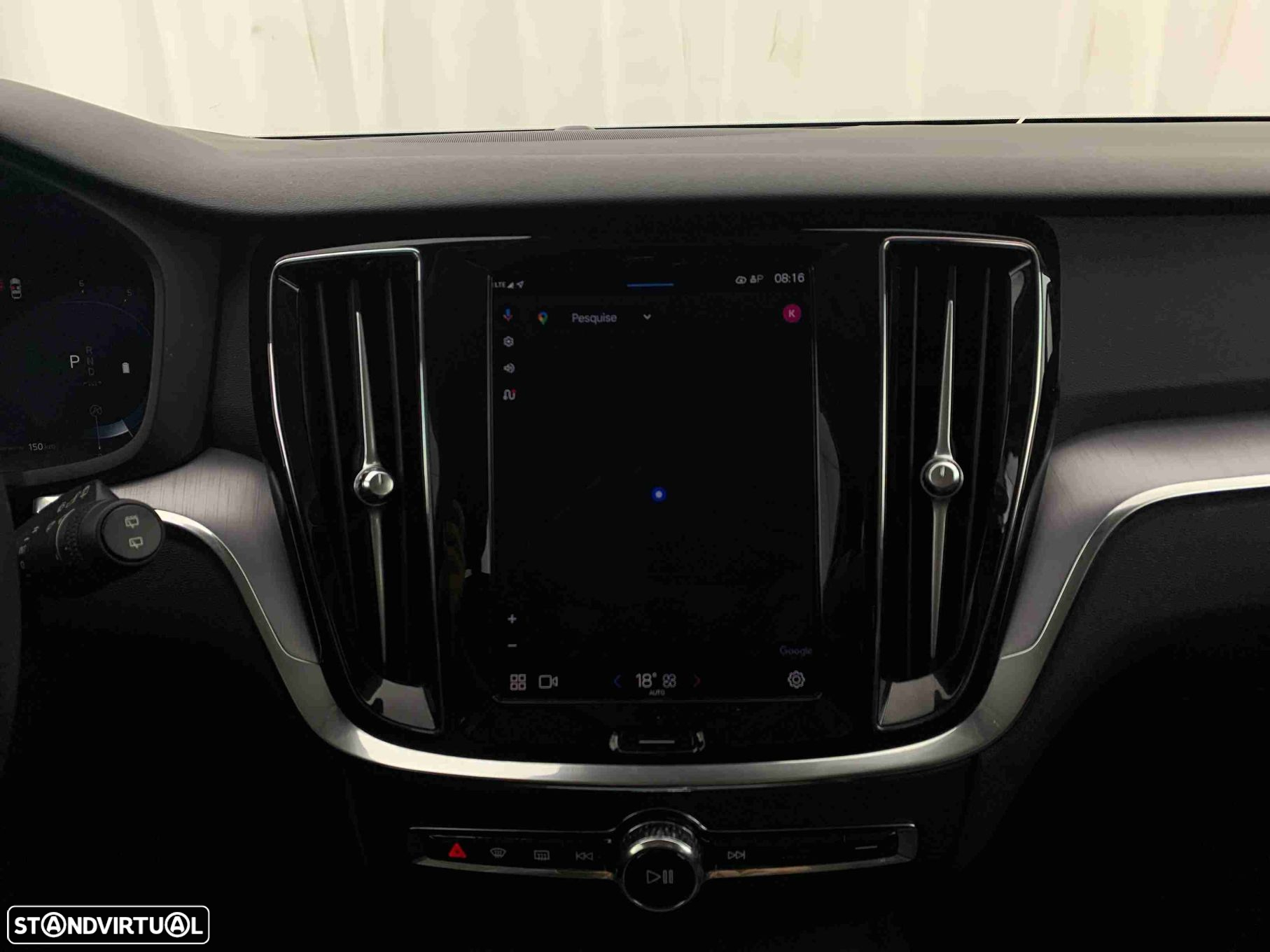 Volvo V60 2.0 B4 Essential Auto - 11
