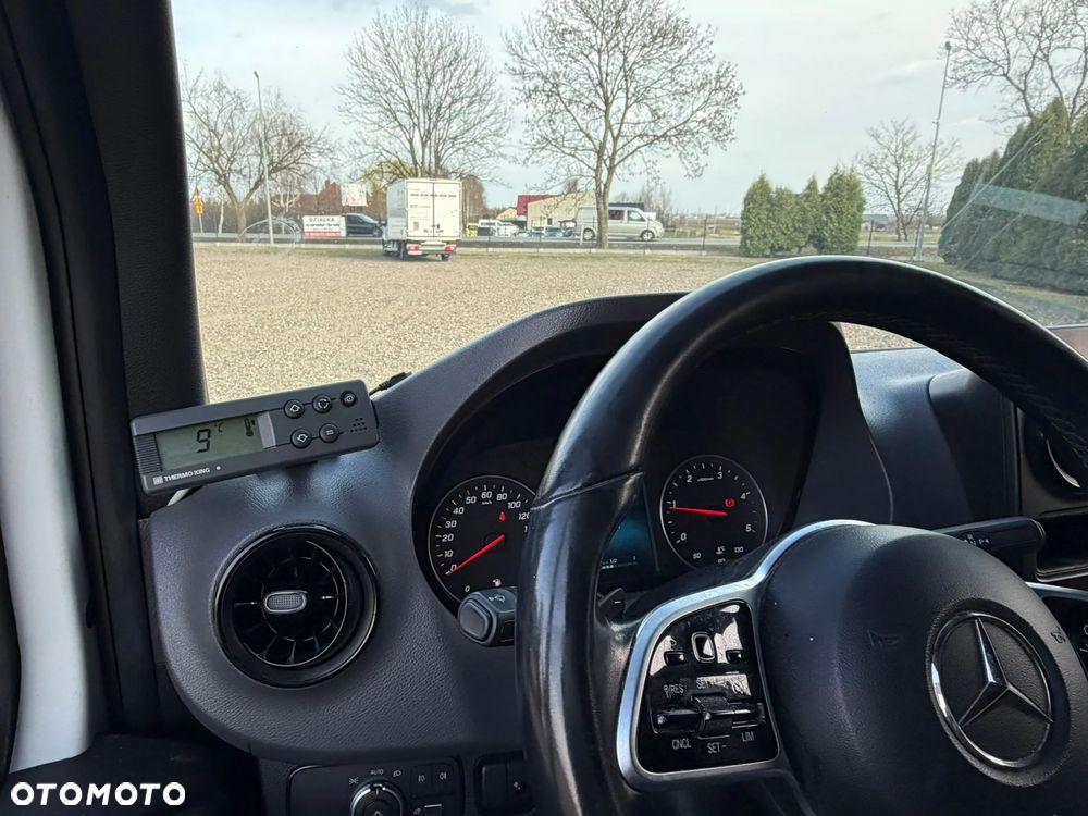 Mercedes-Benz SPRINTER - 11