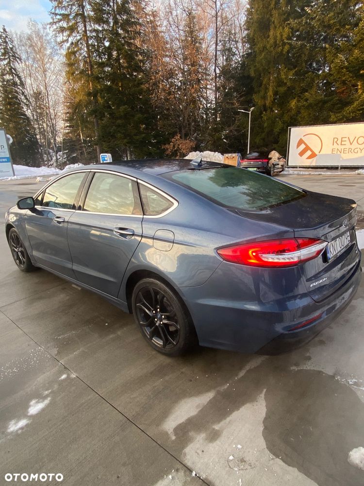 Ford Fusion - 8