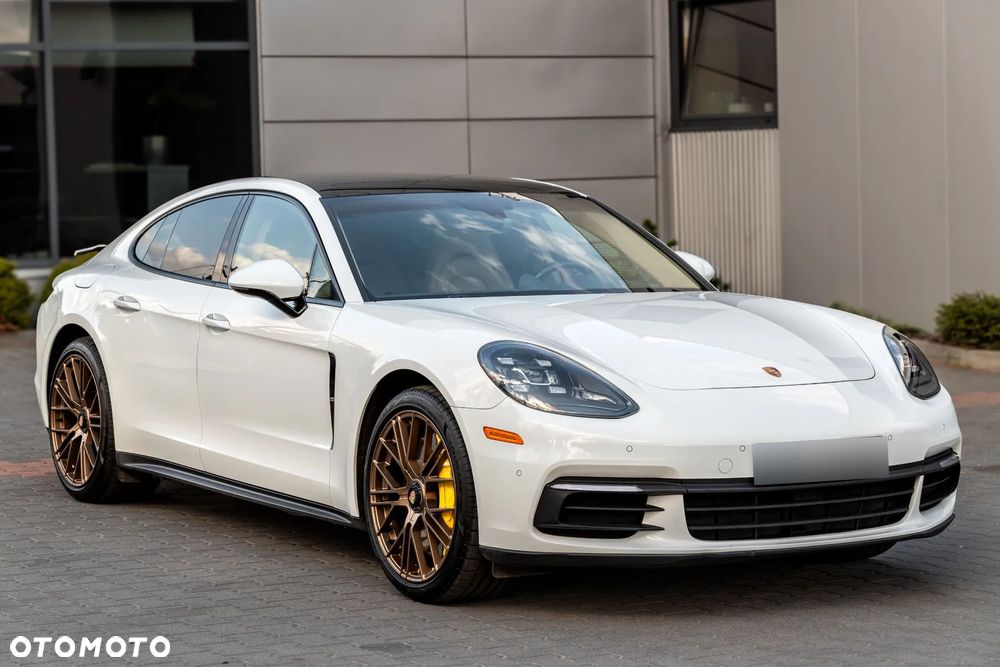 Porsche Panamera Standard - 1