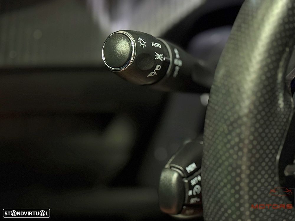 Peugeot 2008 1.2 PureTech GT - 24