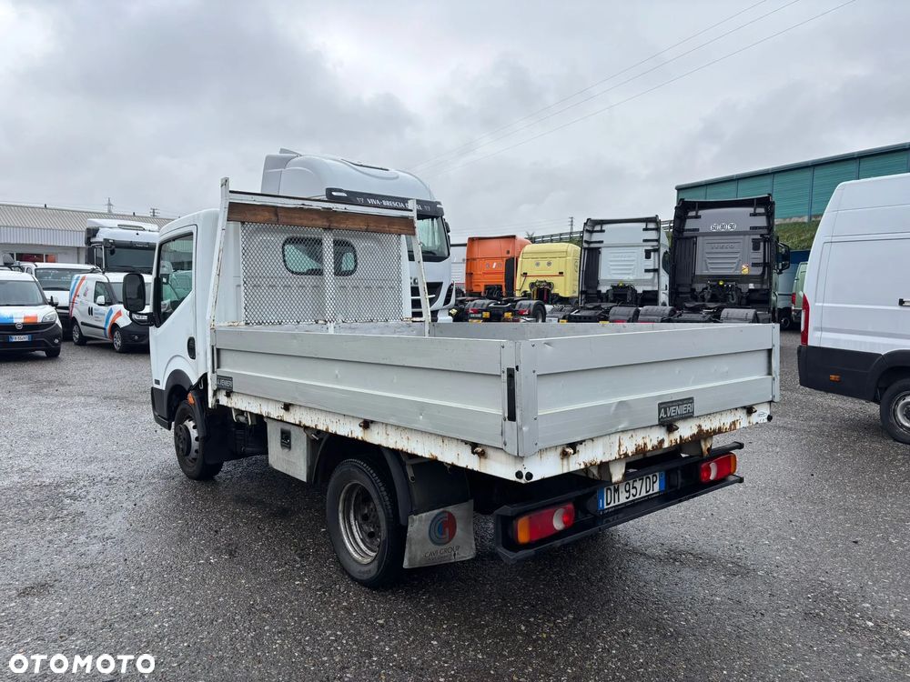Nissan Cabstar 35.13 Skrzynia 3.20 M ! Super Stan  * z Włoch  ! Bez Korozji  ! - 4