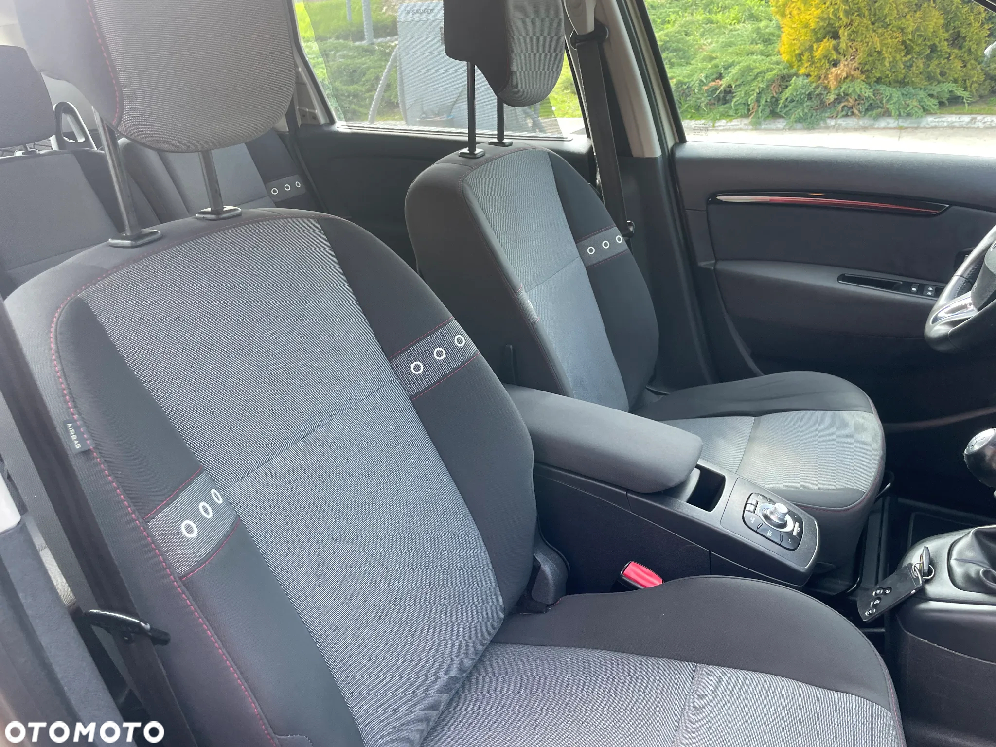 Renault Scenic ENERGY TCe 130 BOSE EDITION - 20