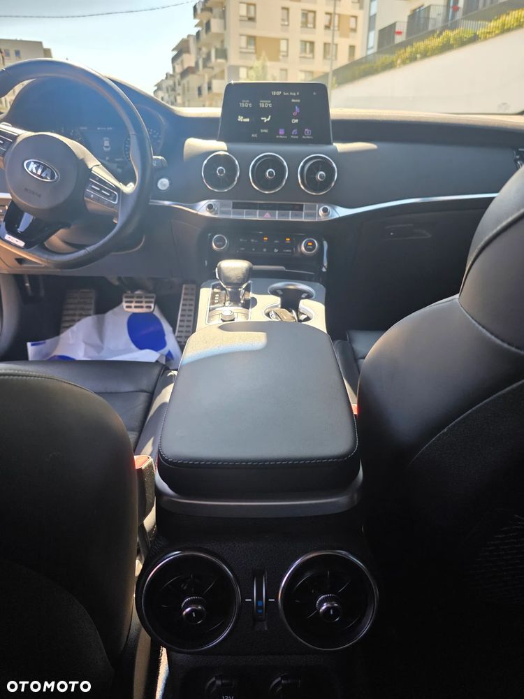 Kia Stinger 3.3 T-GDI V6 GT AWD - 17