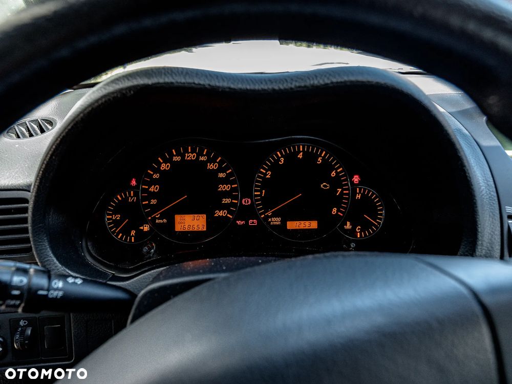 Toyota Avensis 1.8 VVT-i Luna - 14