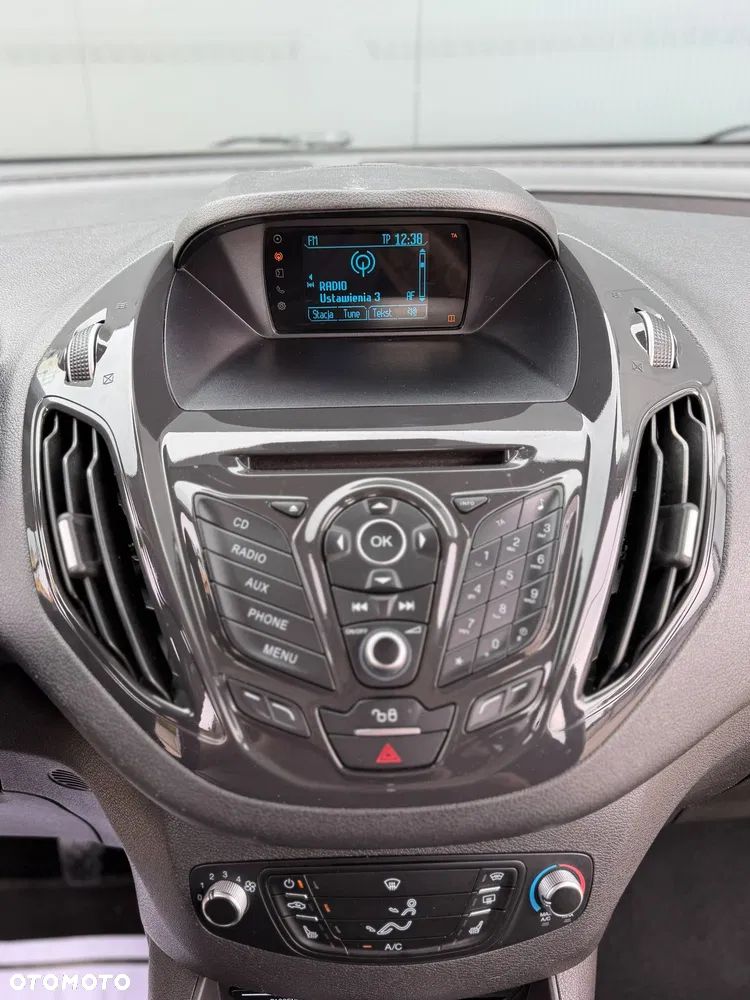 Ford Tourneo Courier 1.0 EcoBoost S&S Titanium - 39