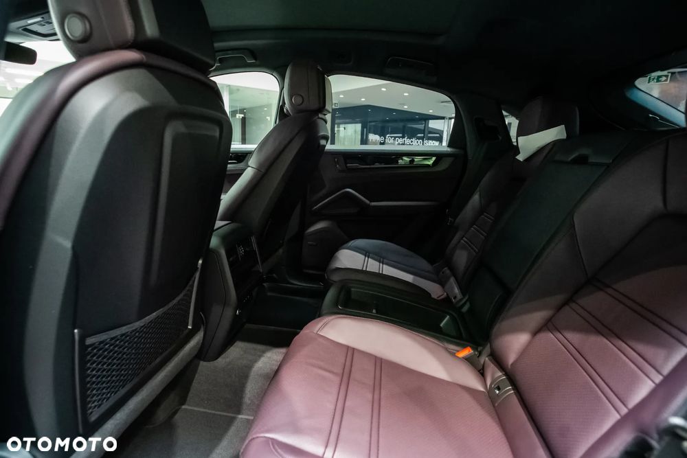 Porsche Cayenne S E-Hybrid PHEV Black Edition - 37