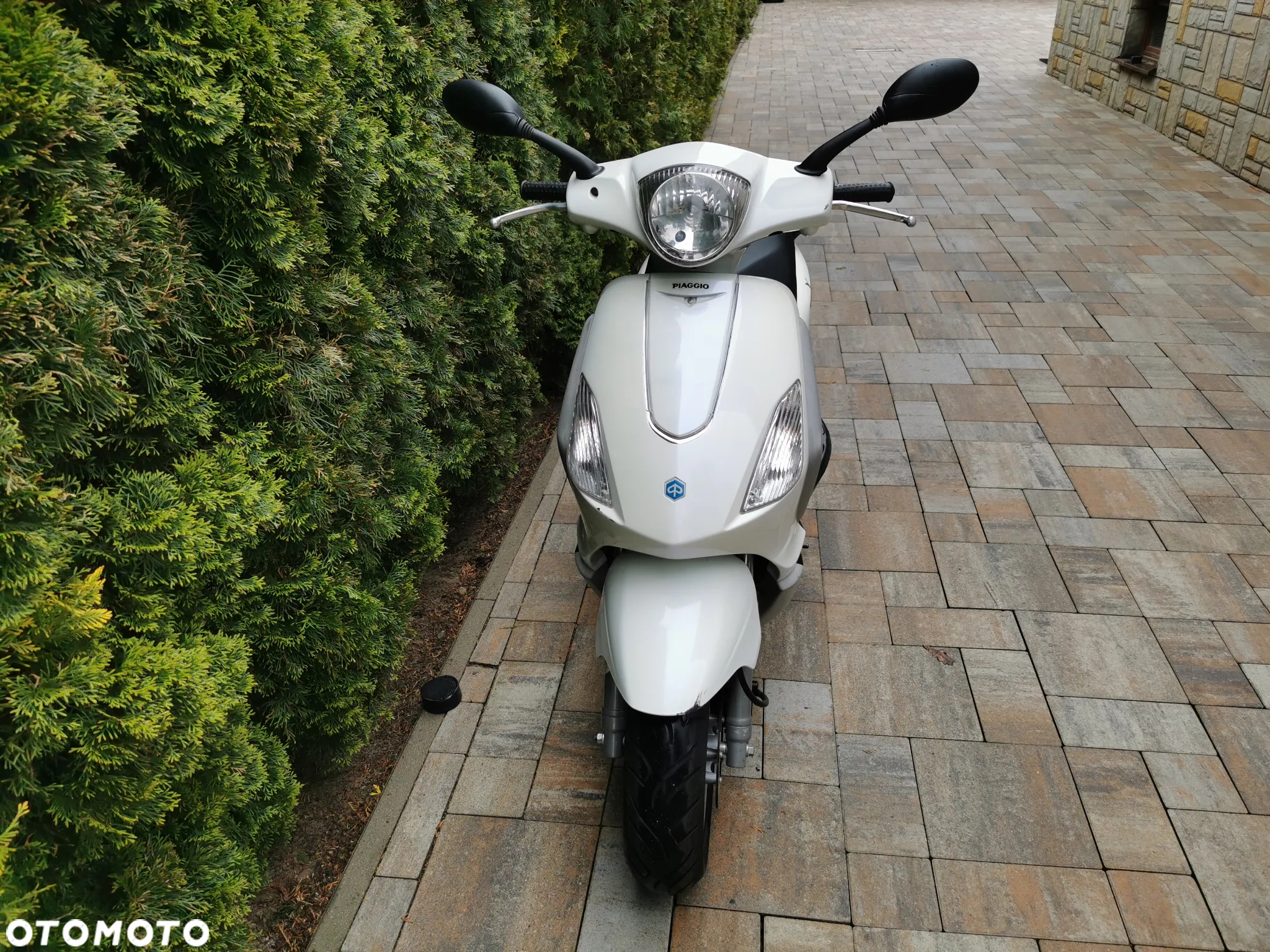 Piaggio FLY - 7