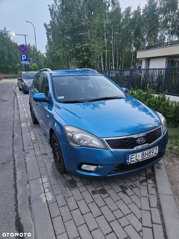 Kia Ceed - 9