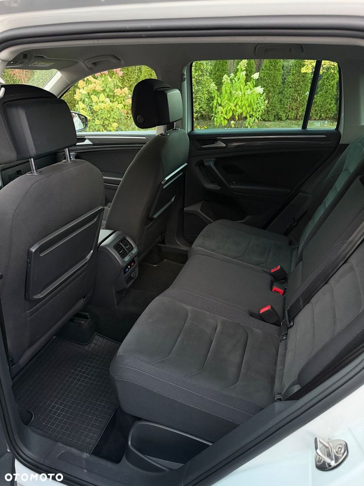 Volkswagen Tiguan - 10