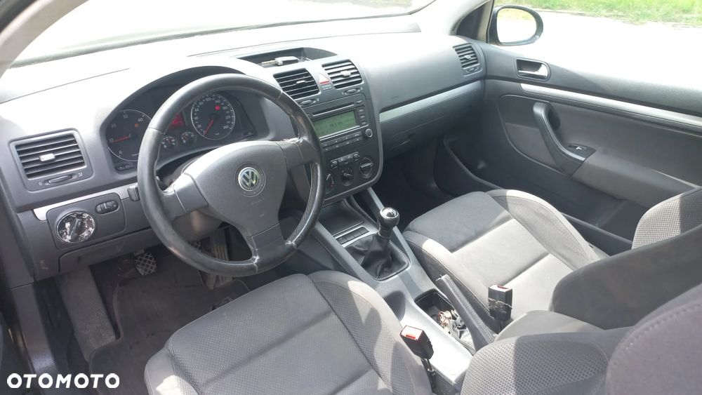 Volkswagen Golf 1.9 TDI Q-Line - 4
