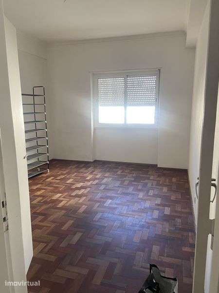 Arrenda-se apartamento T2 - Grande imagem: 2/10