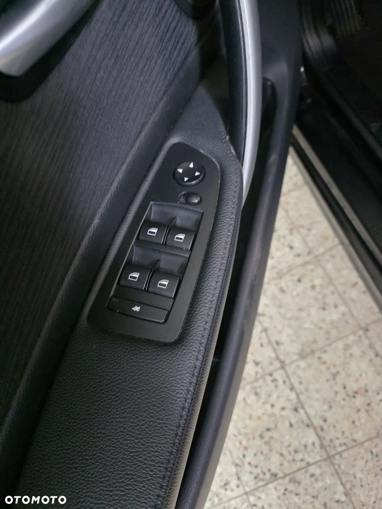 BMW Seria 1 116i - 23