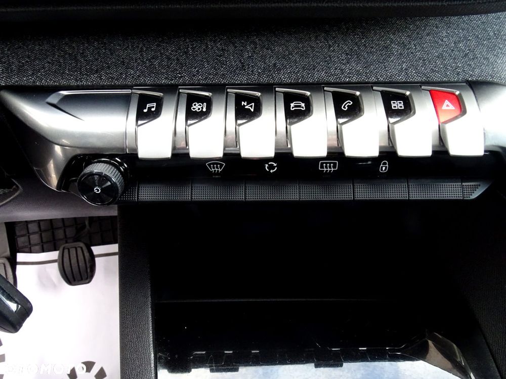 Peugeot 3008 PureTech 130 Stop & Start Allure - 23