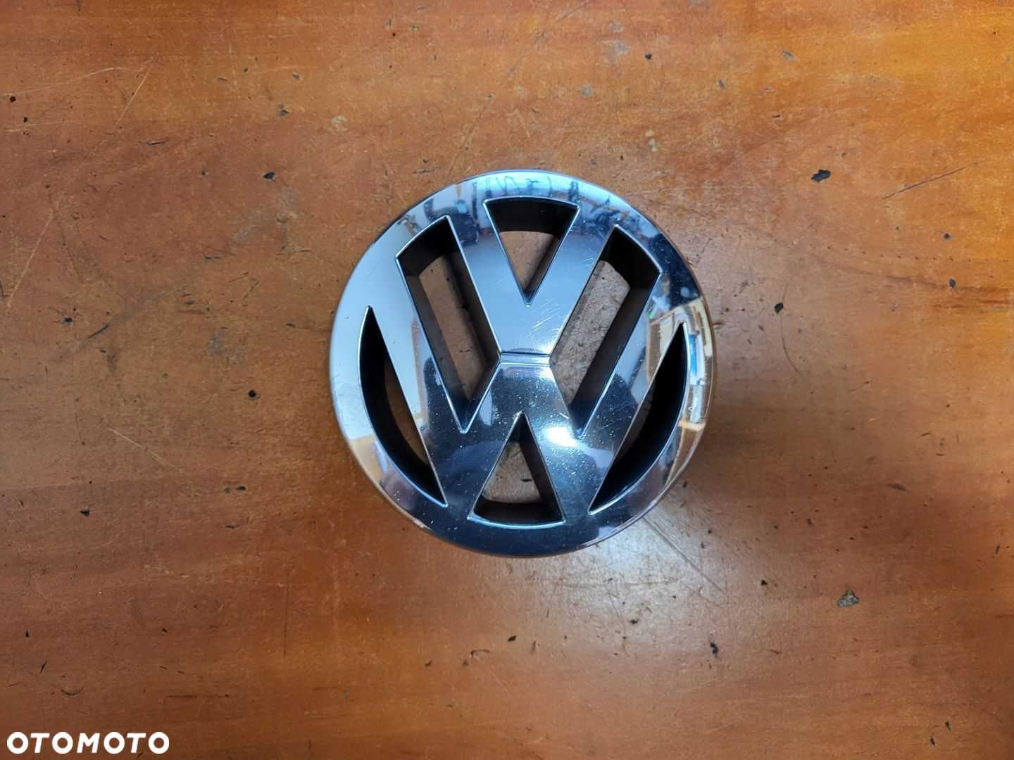 ZNACZEK EMBLEMAT PRZÓD GRILL VW PASSAT B5 LIFT 3B0853601C - 2
