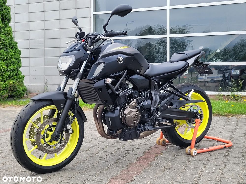 Yamaha MT - 6