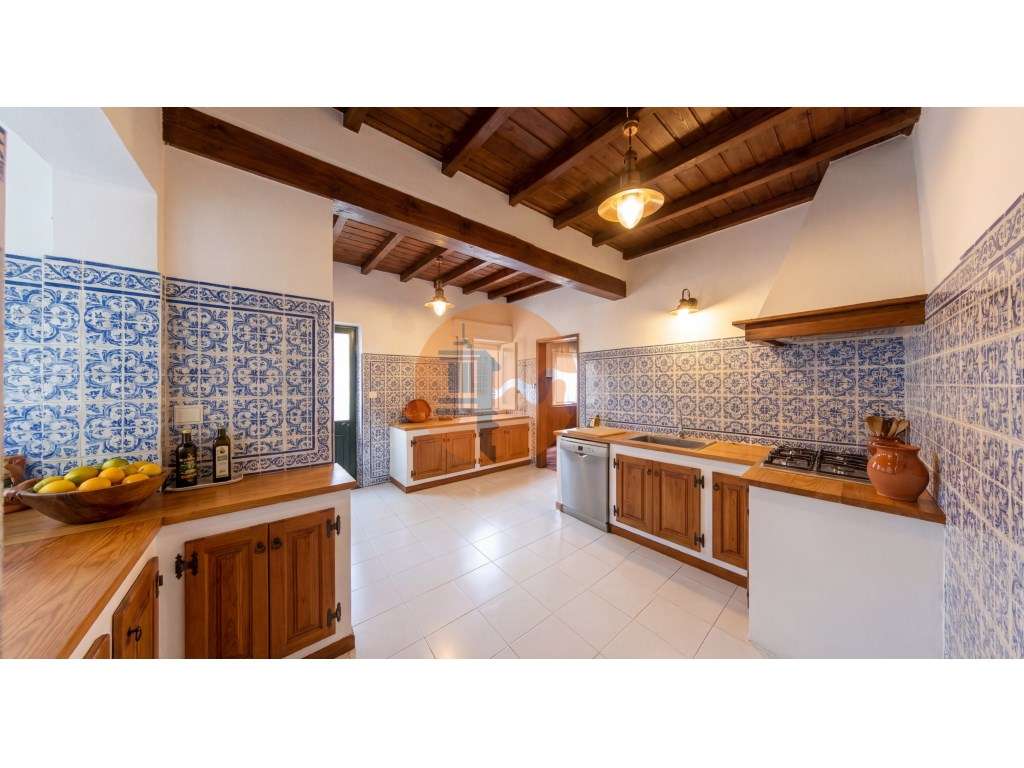 Moradia para renovar com terraço - excelente investimento em Olhão - Grande imagem: 2/28