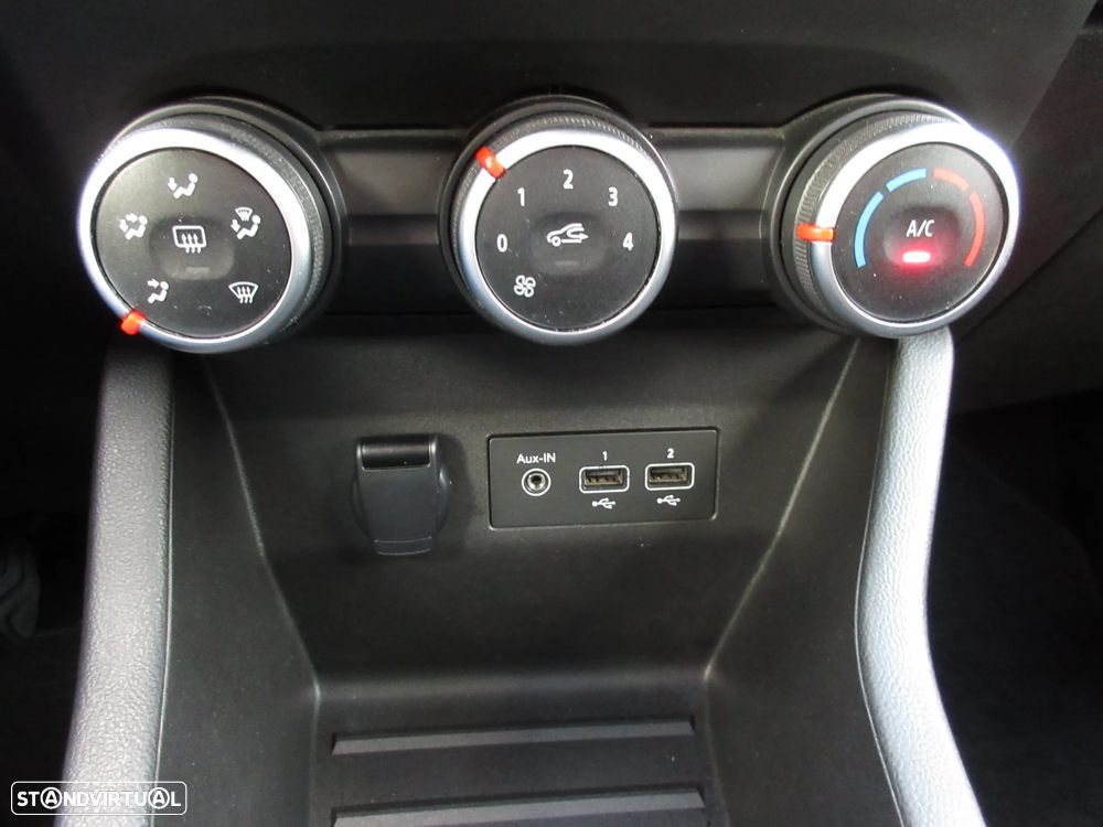 Renault Clio 1.5 Blue dCi Evolution - 38