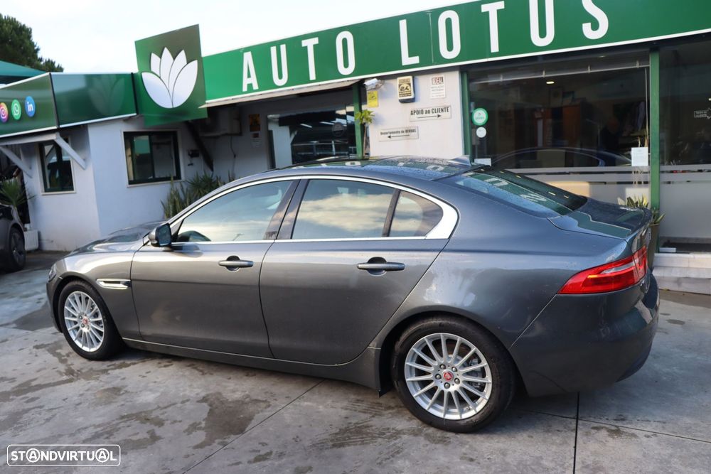 Jaguar XE 2.0 D Prestige Aut. - 4