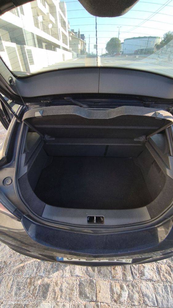 Opel Astra GTC 1.9 CDTI - 6